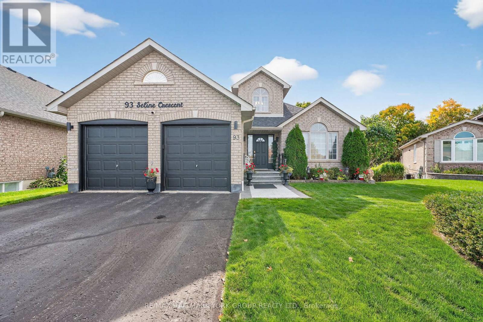 93 Seline Cres, Barrie, ON L4N 5V7