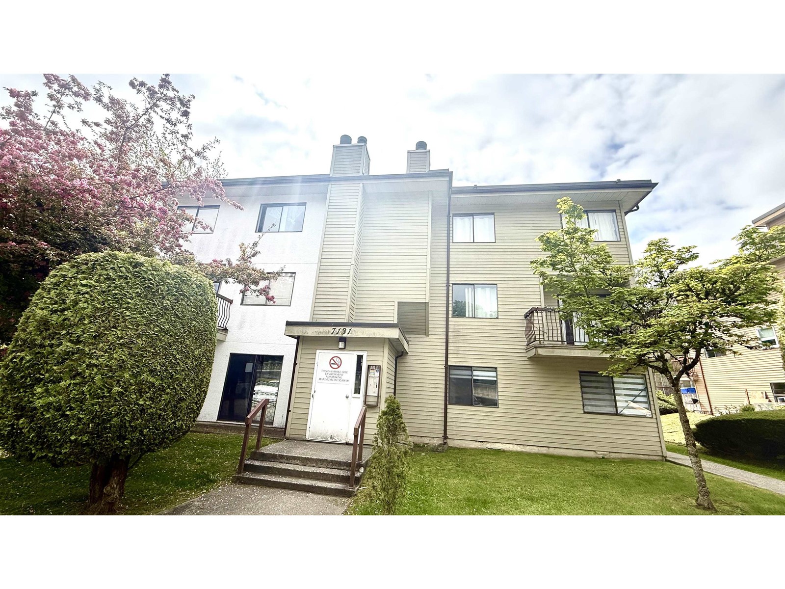 7131 133a Street Unit 101, Surrey, BC V3W 8A1