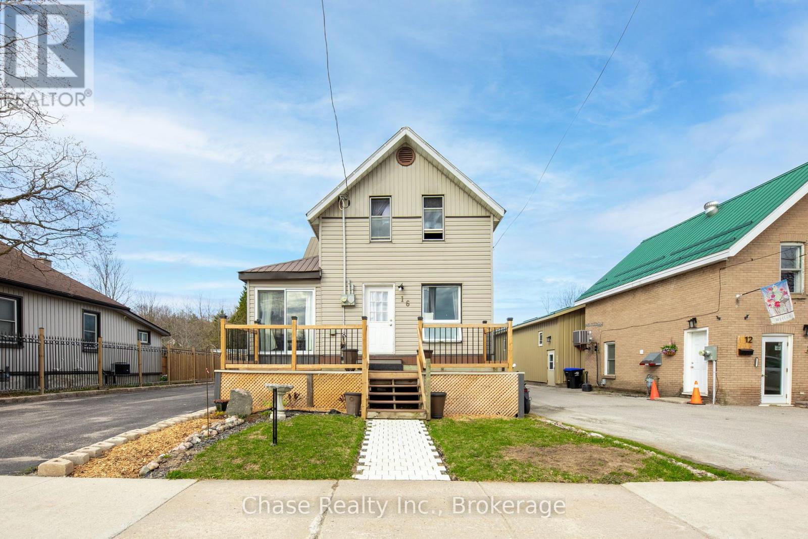 16 Fifth St W, Midland, ON L4R 3V2
