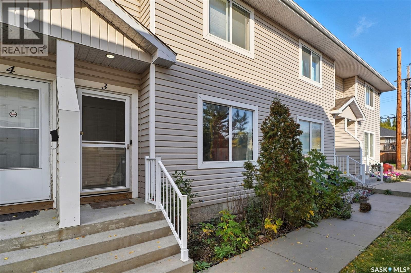 802 K Avenue N Unit 3, Saskatoon, SK S7L 2N1