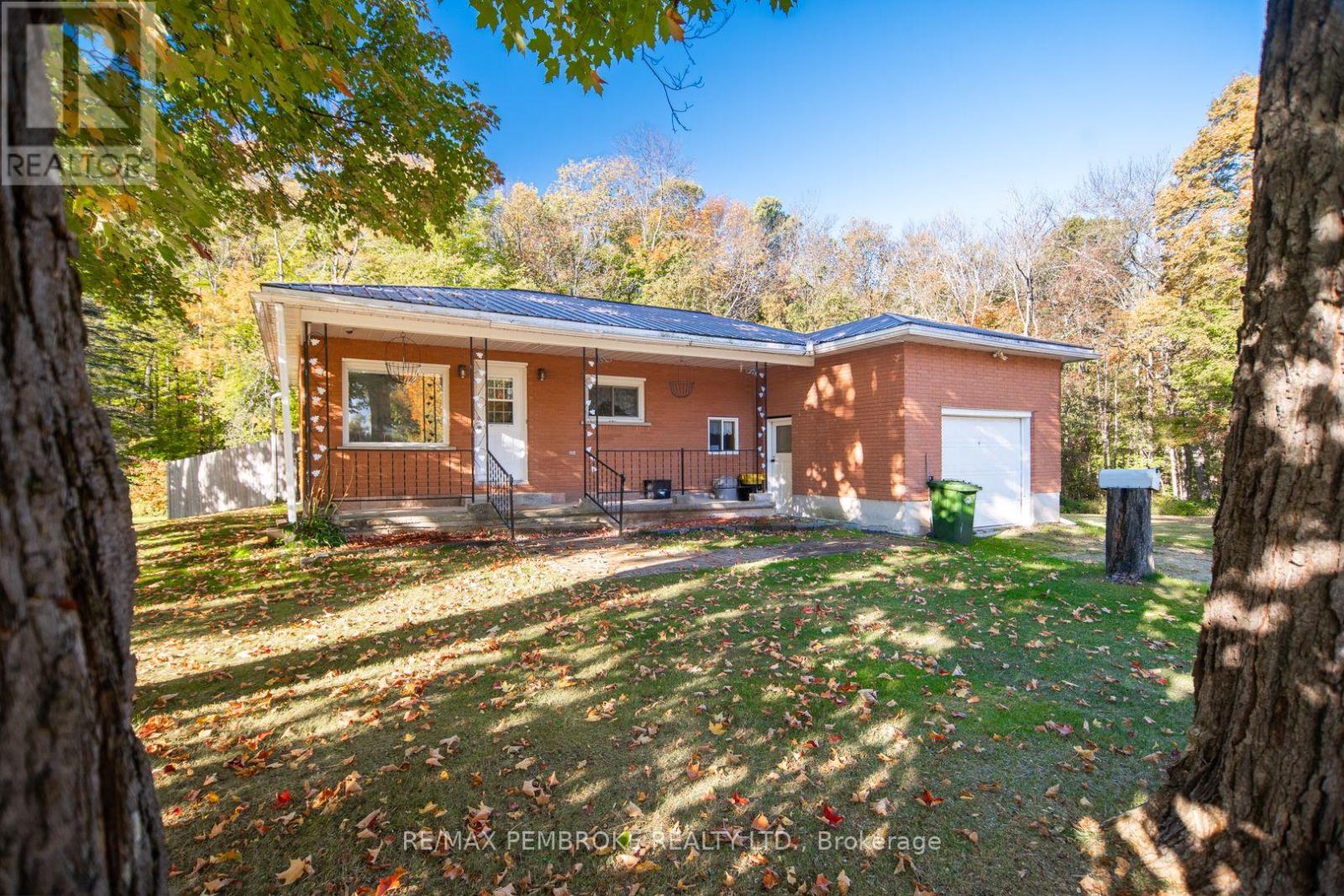 2617 Snake River Line, Laurentian Valley, ON K0J 1K0