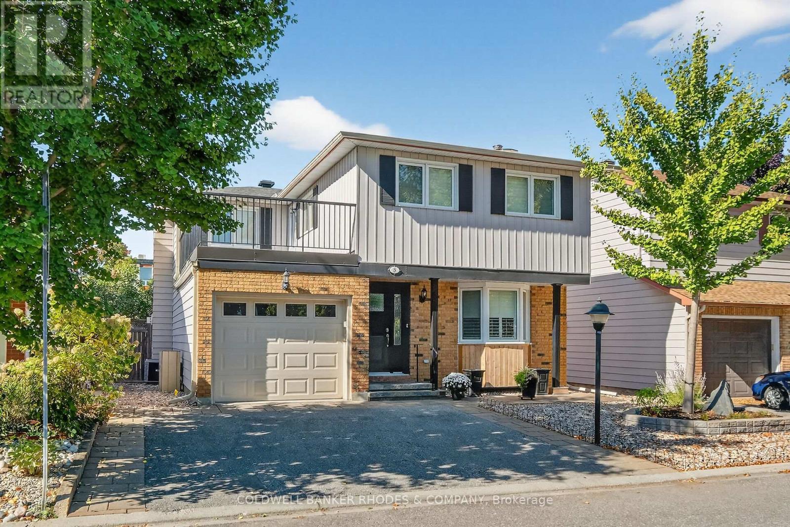 8 Confederation Private, Ottawa, ON K1V 9W6