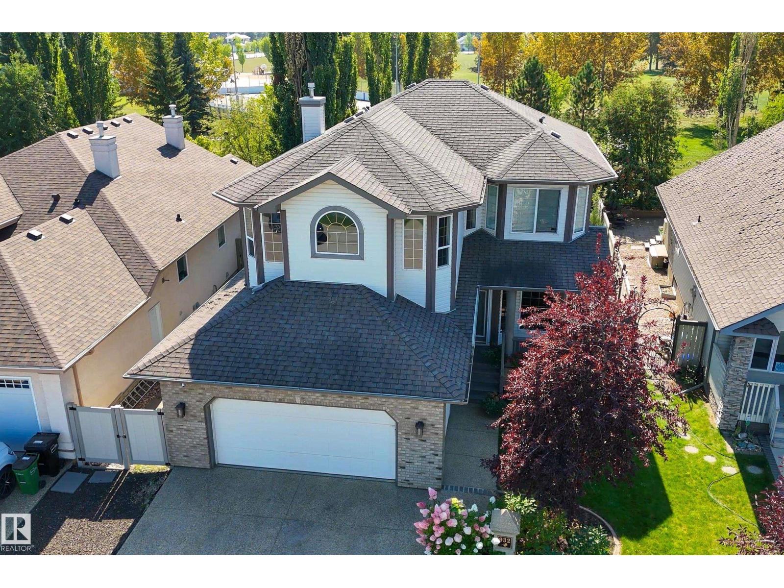 932 Proctor Wd NW, Edmonton, AB T5T 6N6