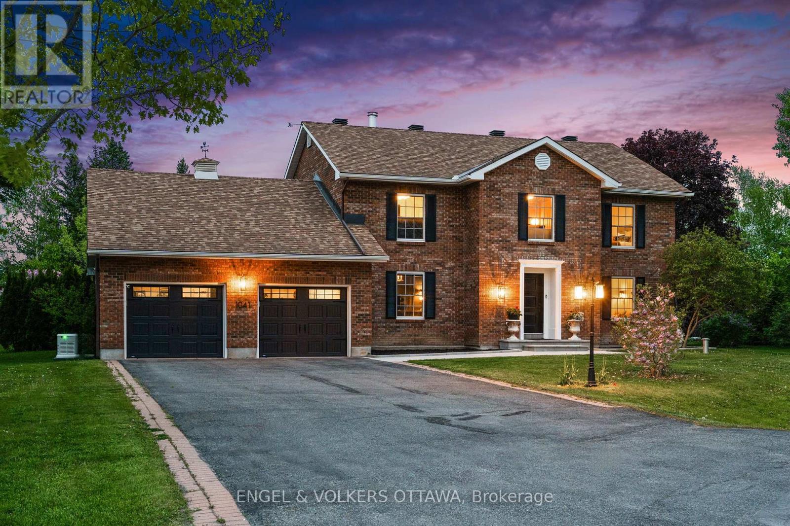 1041 Brandywine Ct, Ottawa, ON K4M 1J2