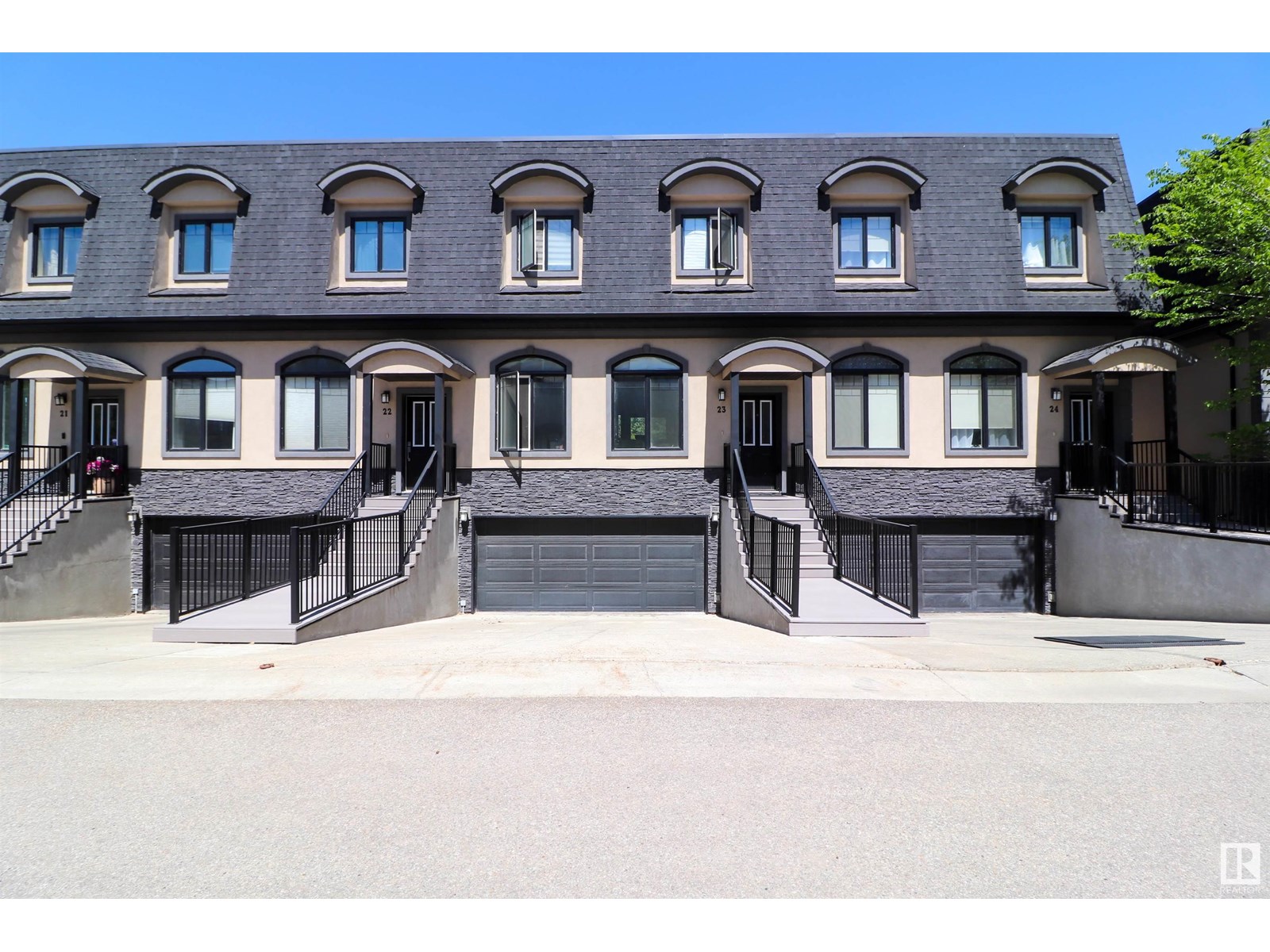 5873 Mullen Place Northwest #23, Edmonton, AB T6R 0T5