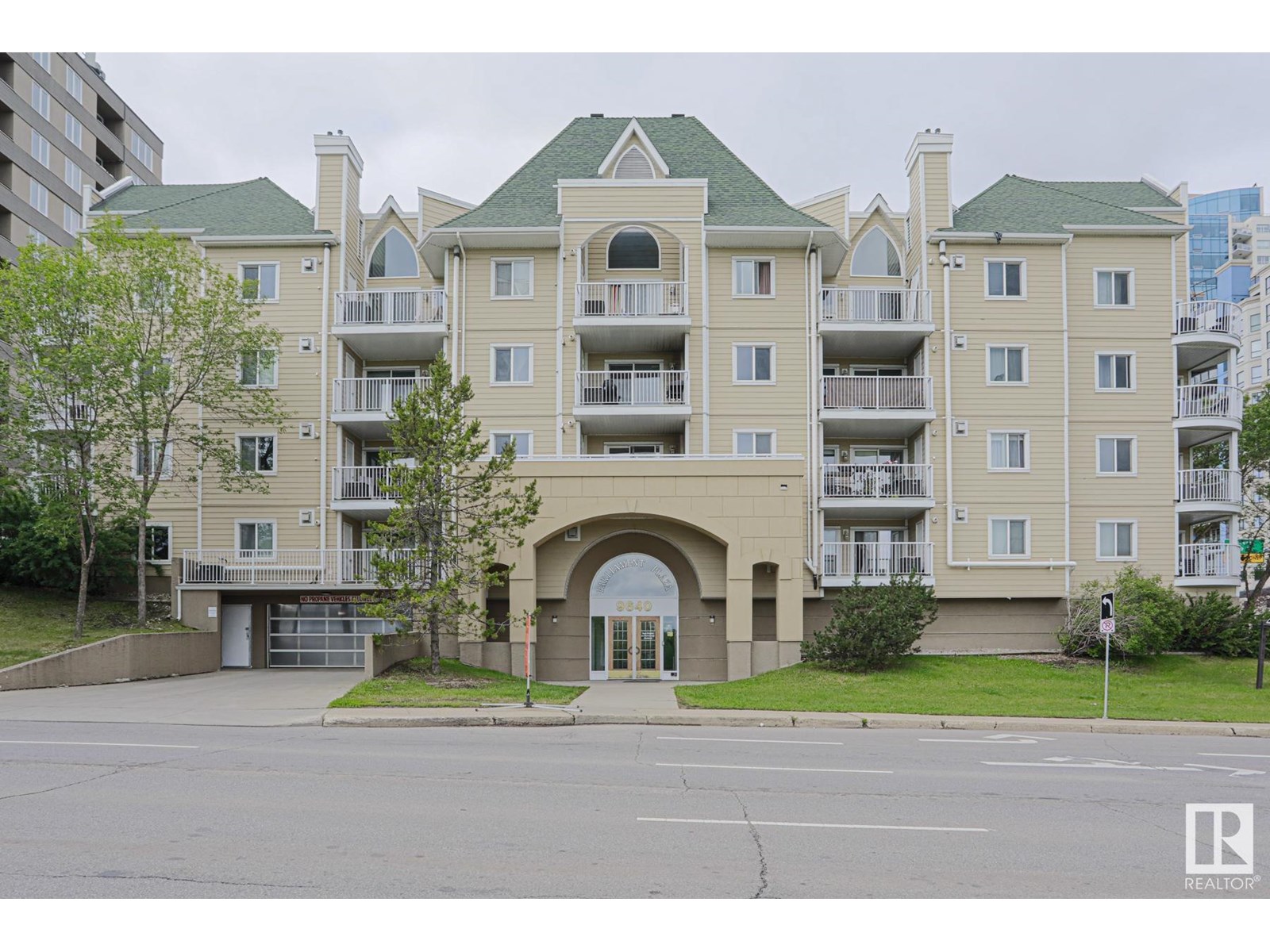 9640 105 Street Northwest #206, Edmonton, AB T5K 0Z7