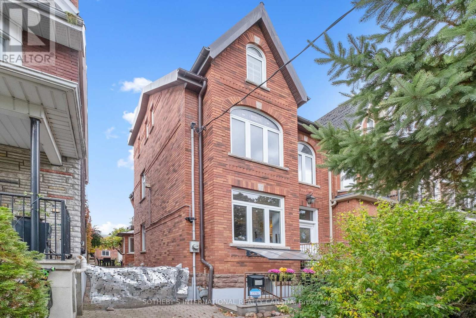 114 Margueretta St, Toronto, ON M6H 3S3
