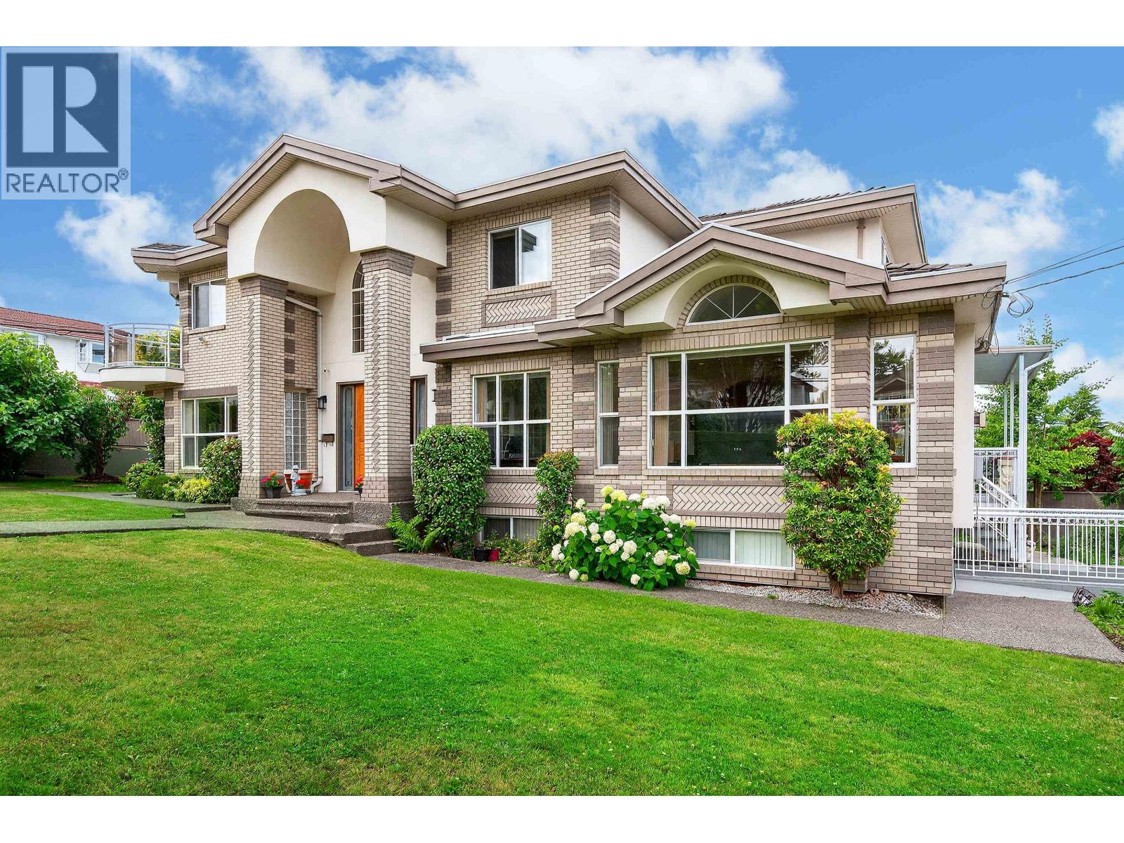 6297 Brantford Ave, Burnaby, BC V5E 2R8