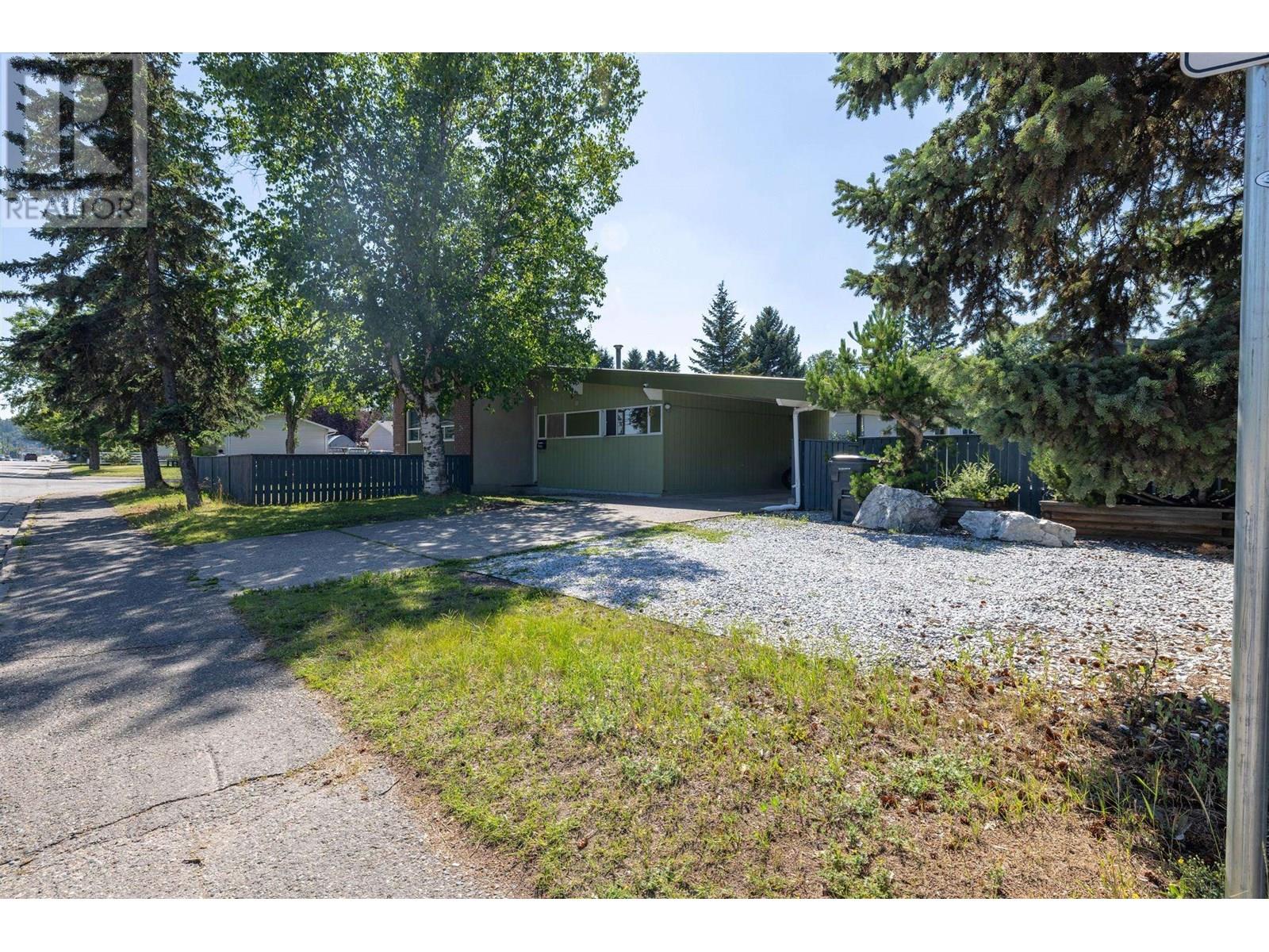2955 Westwood Dr, Prince George, BC V2N 1R7