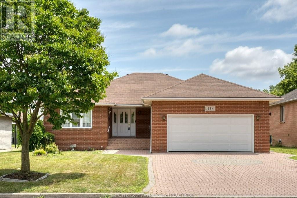 1784 St Clair, Windsor, ON N9B 3T7
