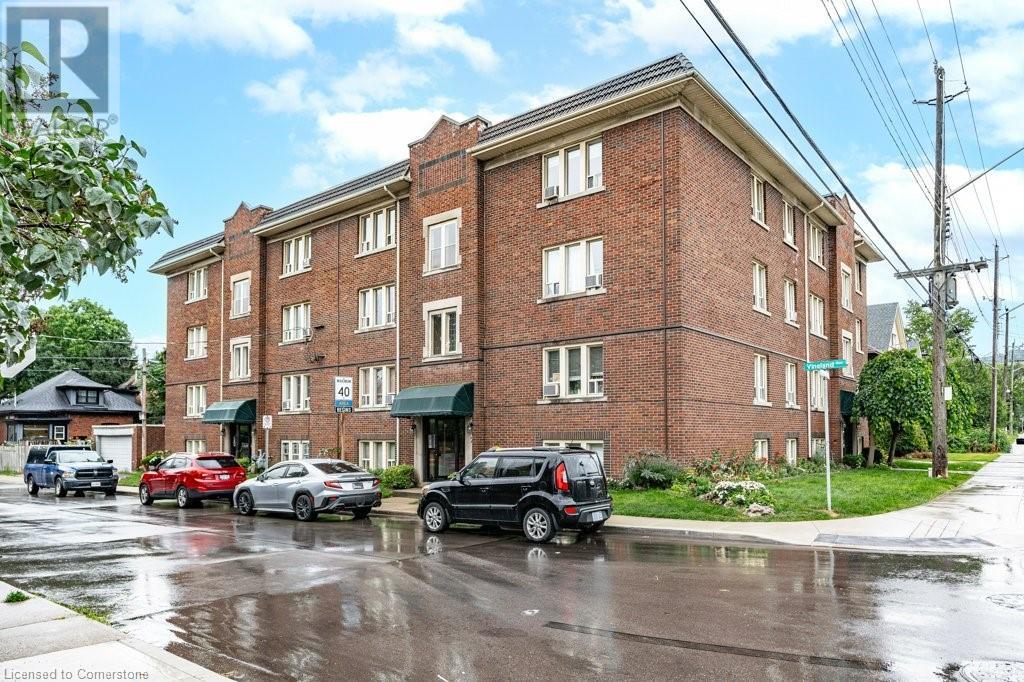 2 Vineland Avenue Unit 9, Hamilton, ON L8M 1R4