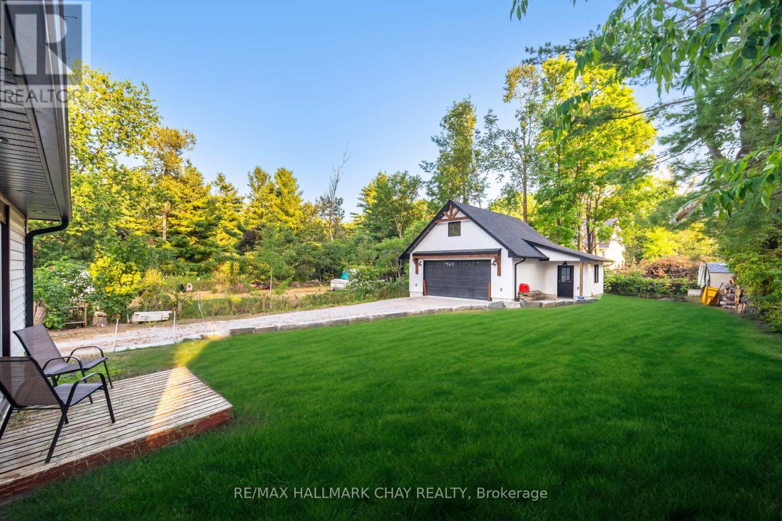 731 Pinegrove Ave, Innisfil, ON L9S 2K3