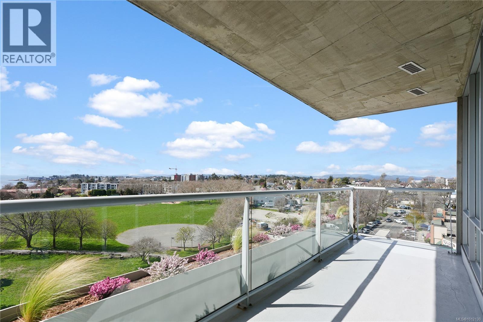 160 Wilson St Unit 905 St, Victoria, BC V9A 7P9