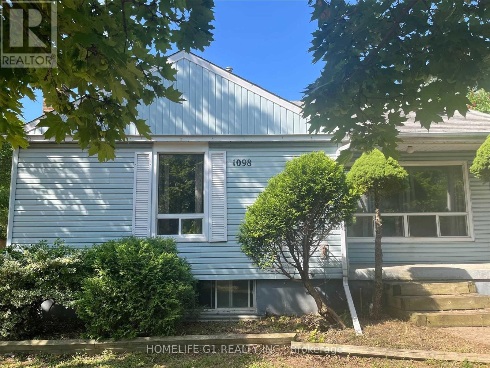 1098 Kent Ave, Oakville, ON L6H 1Z8