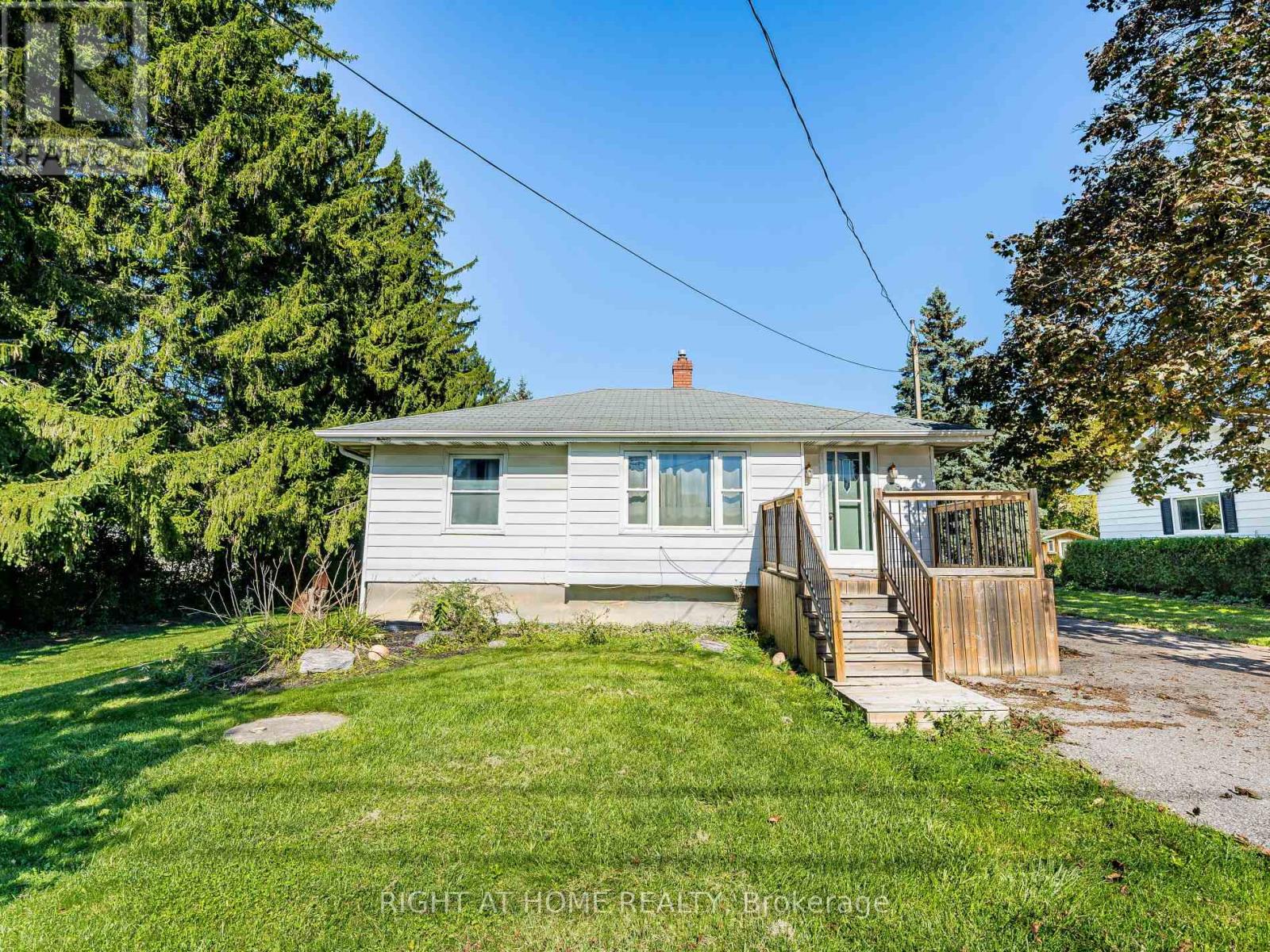 148 Winchester Rd E, Whitby, ON L1M 1X2