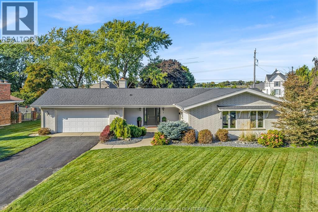7 Longbeach Dr, Leamington, ON N8H 4H9