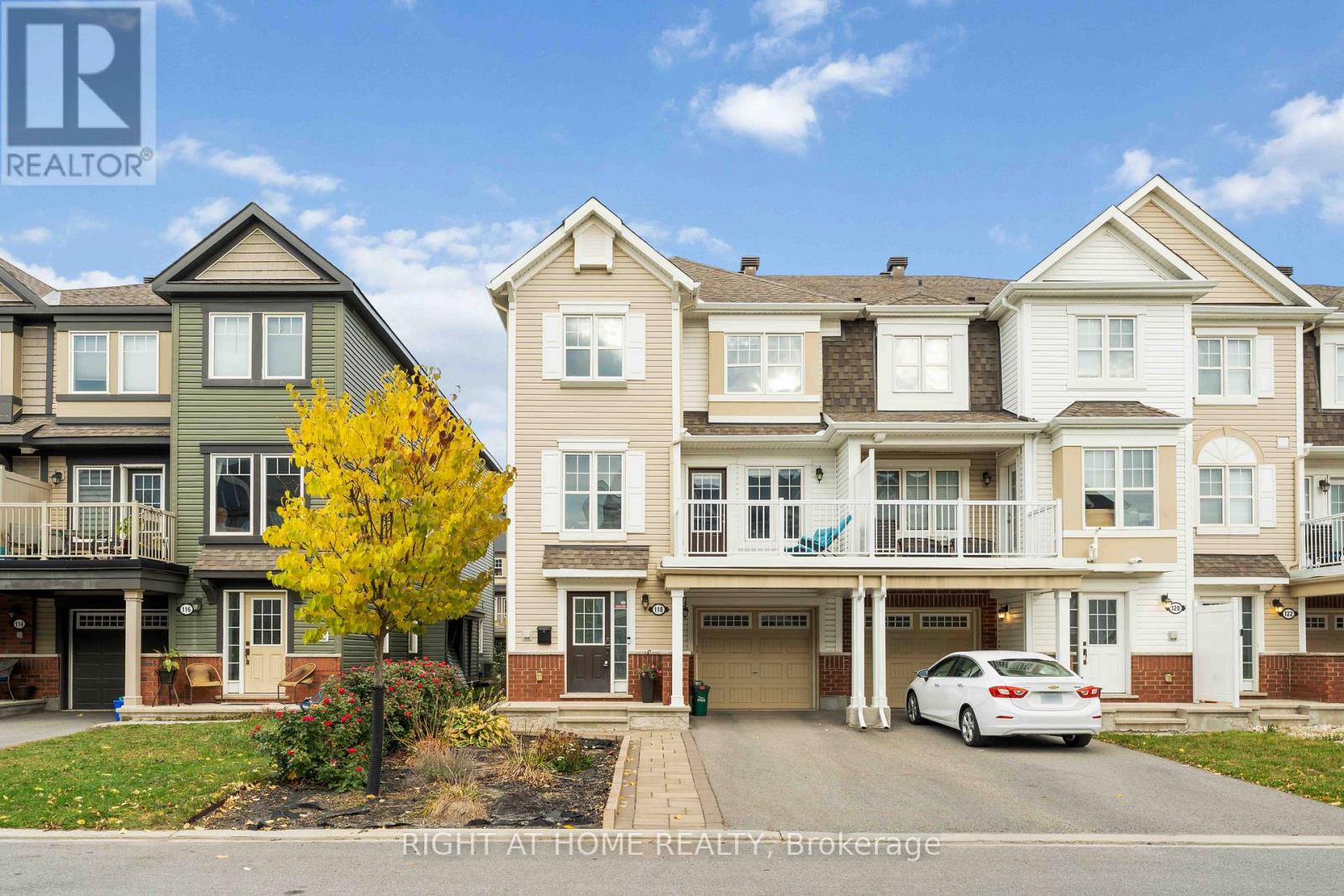 118 Helenium Ln, Ottawa, ON K4A 1C6