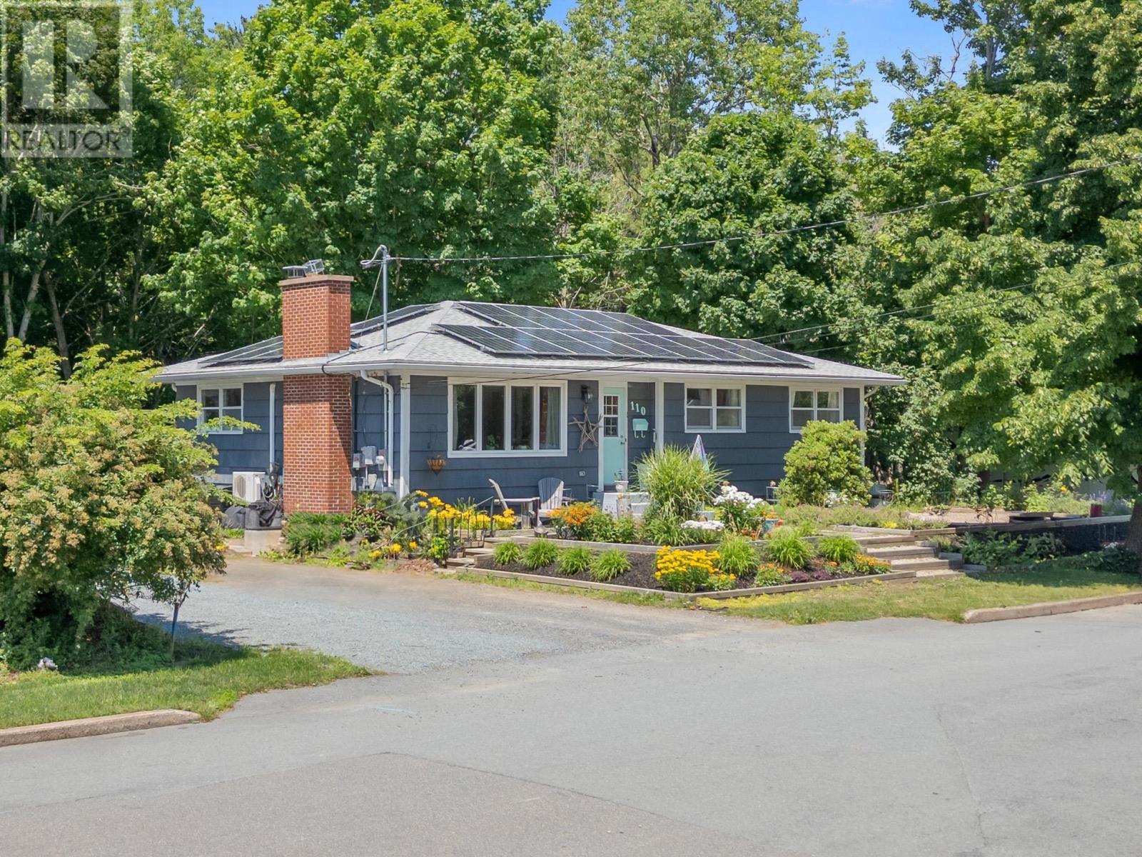 142 Mowatt St, Shelburne, NS B0T 1W0 MLS 202408919 Houseful