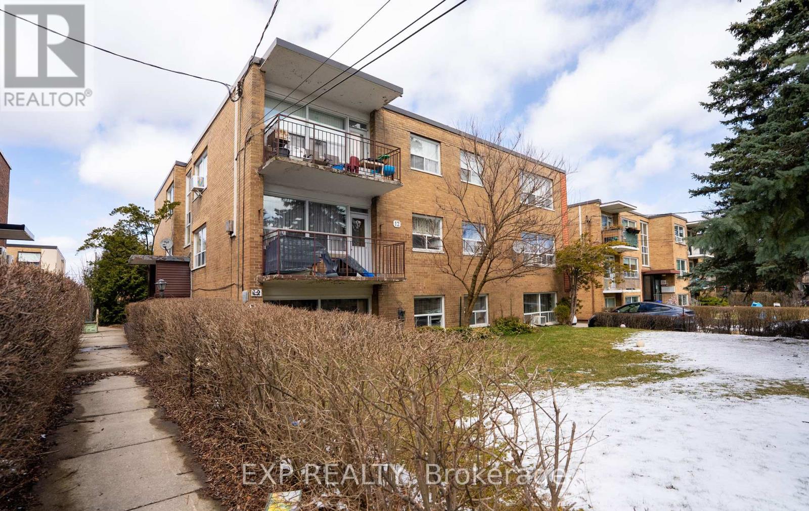 12 Fraserwood Ave, Toronto Englemount-lawrence, ON M6B 2N4