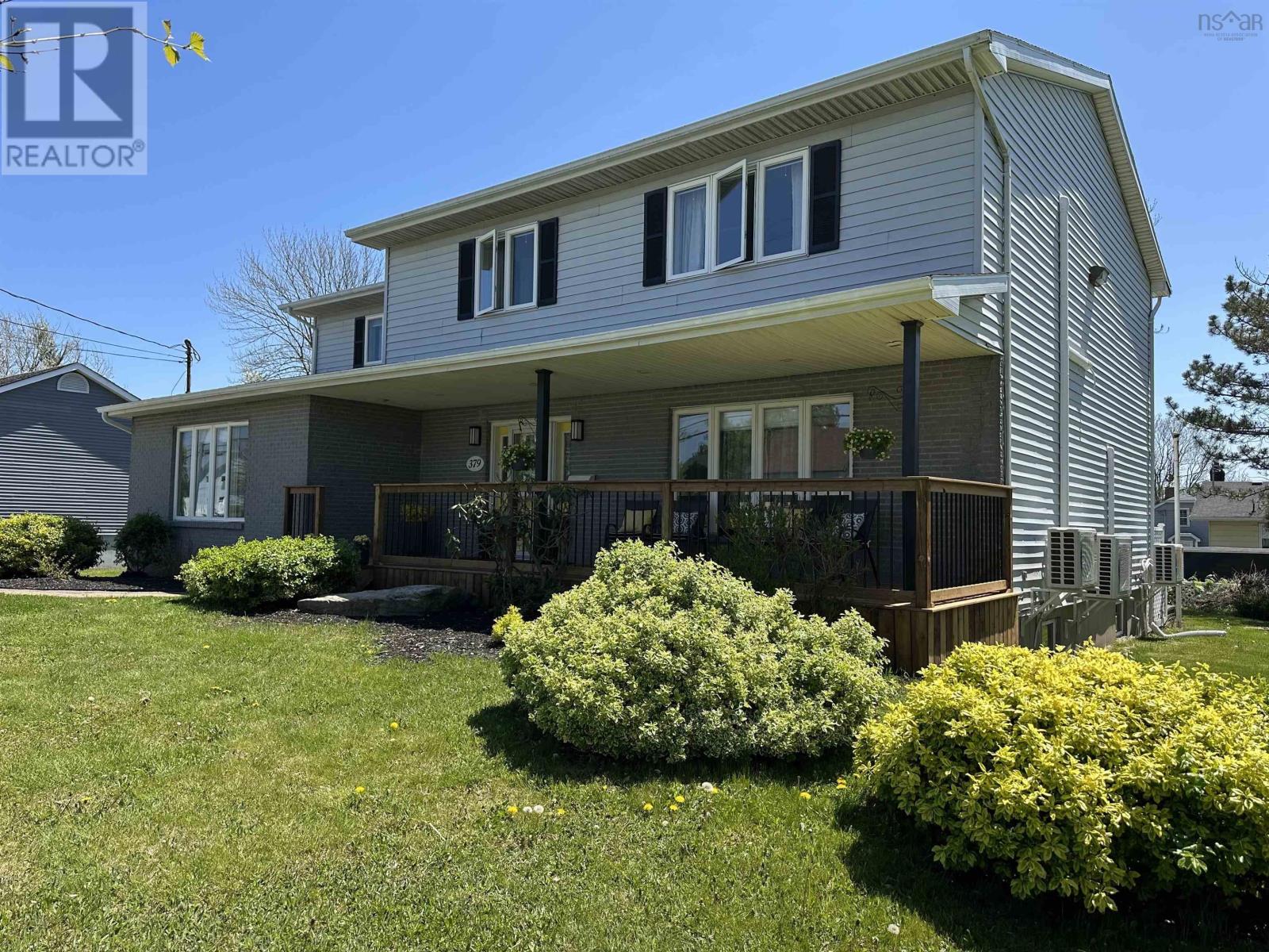 379 York St, Glace Bay, NS B1A 2M9