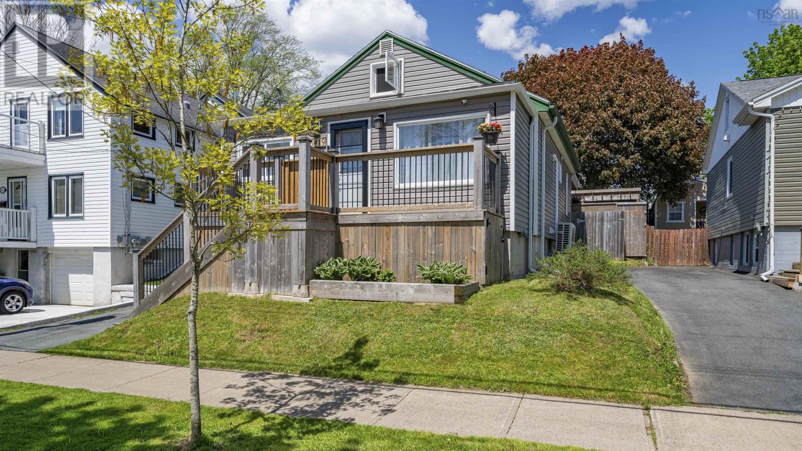 3419 Claremont St, Halifax, NS B3L 3L6