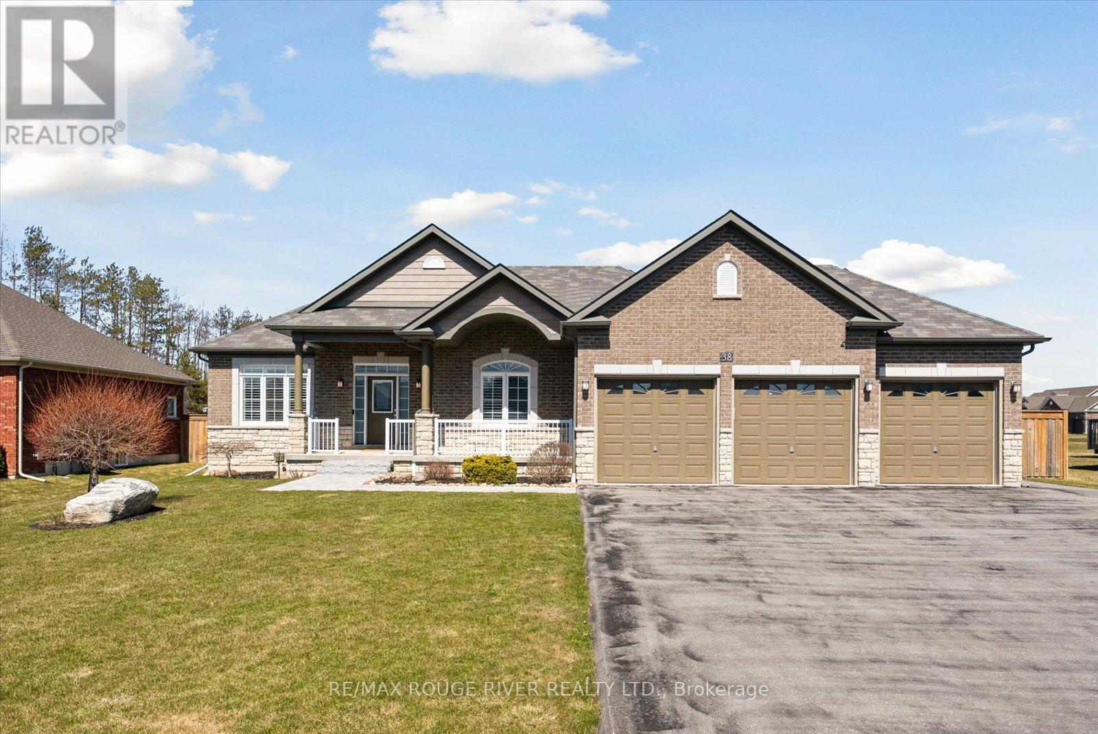 38 Charles Tilley Cres, Clarington, ON L0A 1J0