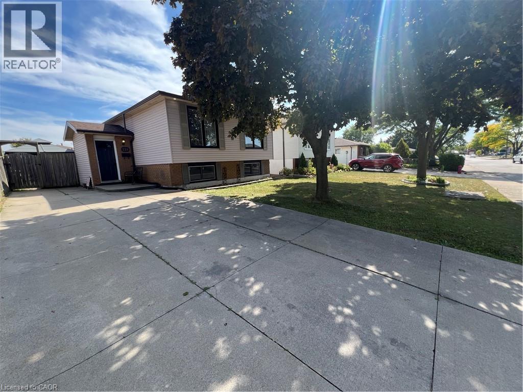 228 Lawnhurst Ct, Hamilton, ON L8V 4R4