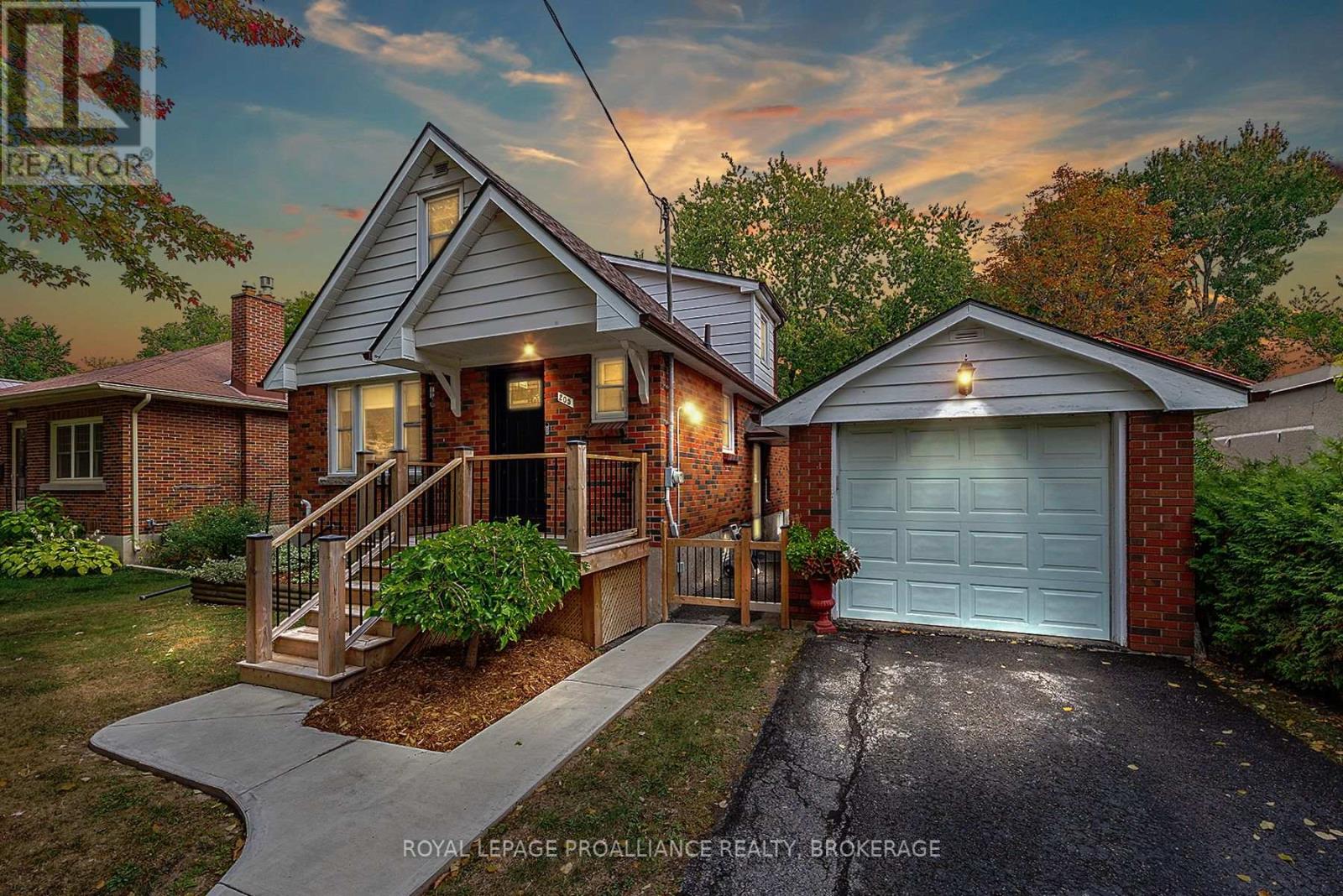 205 Westdale Ave, Kingston, ON K7L 4S4