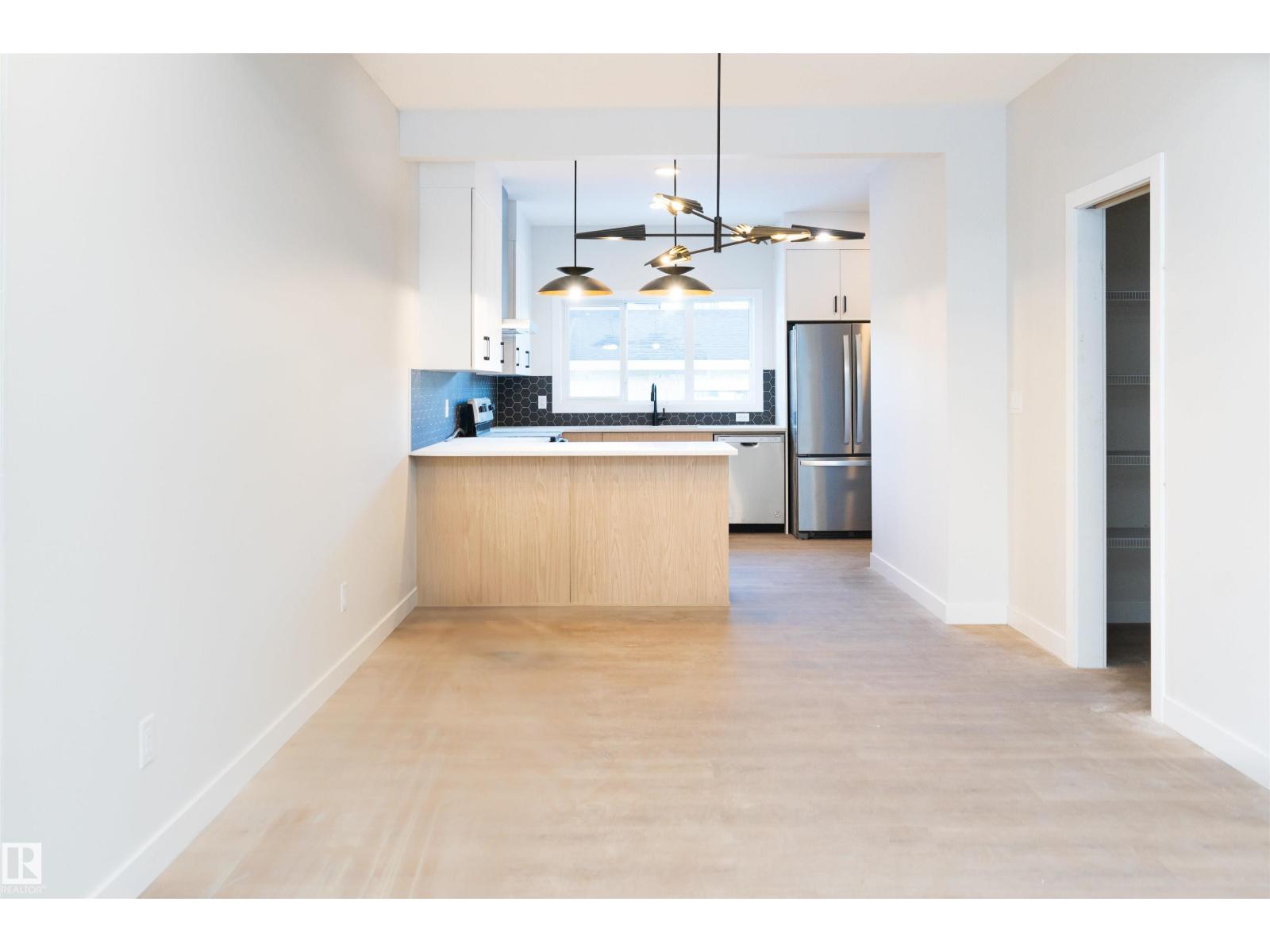 5111 Pilot Ln NW, Edmonton, AB T5G 2S5