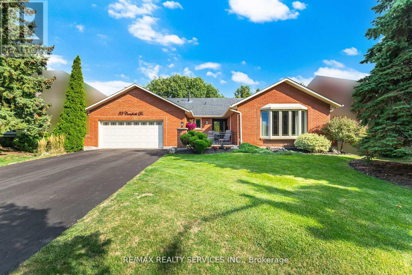 33 Carnforth Dr, Brampton, ON L6Z 1T8