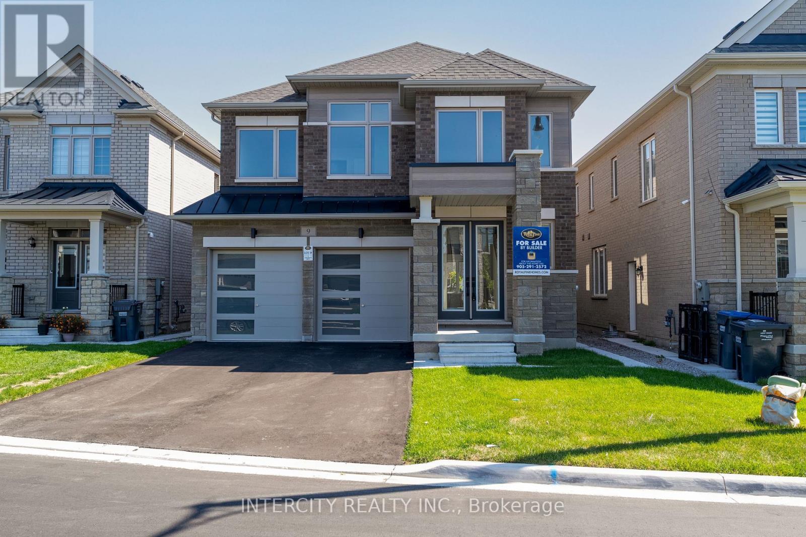 9 Dolomite Dr #19 Dr, Brampton, ON L6P 4R6