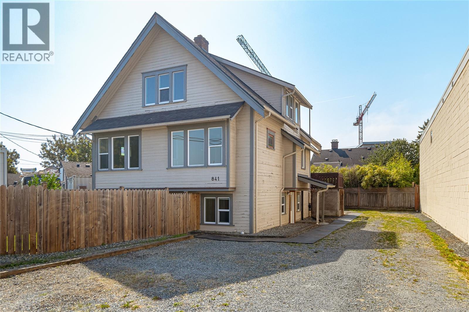 841 Viewfield Rd, Esquimalt, BC V9A 4V2