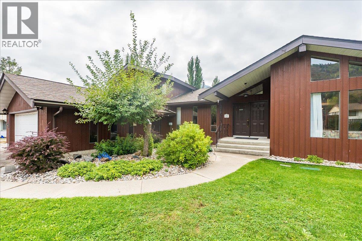 828 8th Avenue, Montrose, BC V0G 1P0