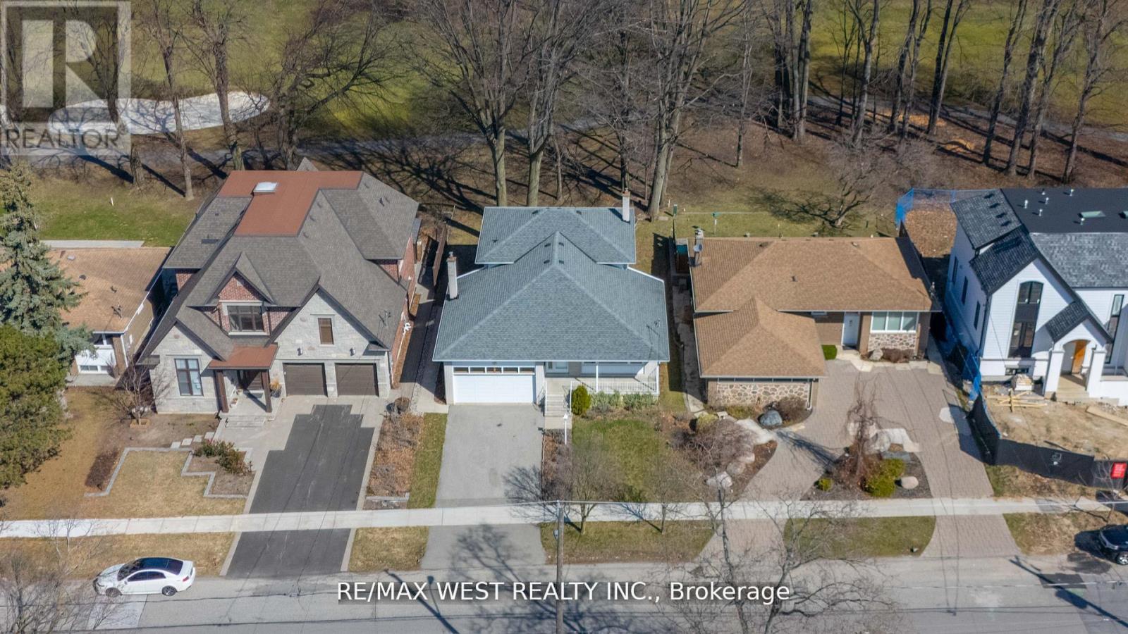 28 Braywin Dr, Toronto, ON M9P 2P1