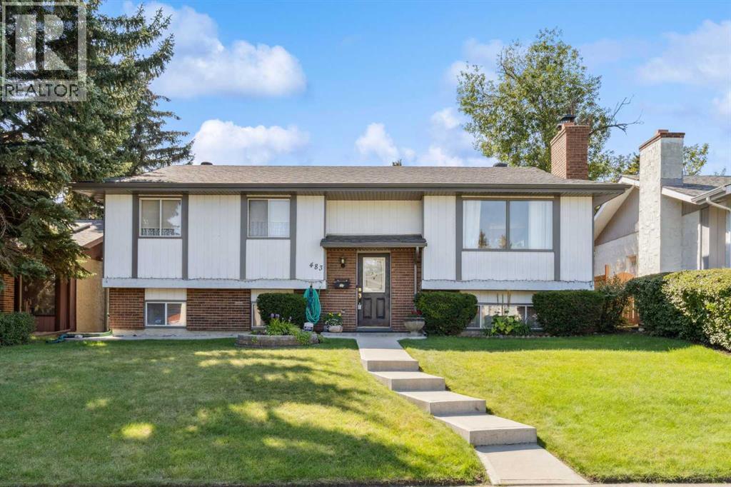 483 Cedarpark Dr SW, Calgary, AB T2W 2J8