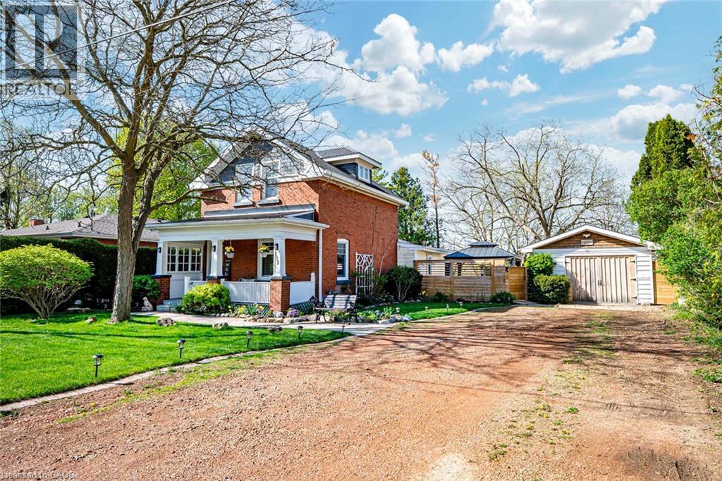 112 Court St N, Milton, ON L9T 2S3