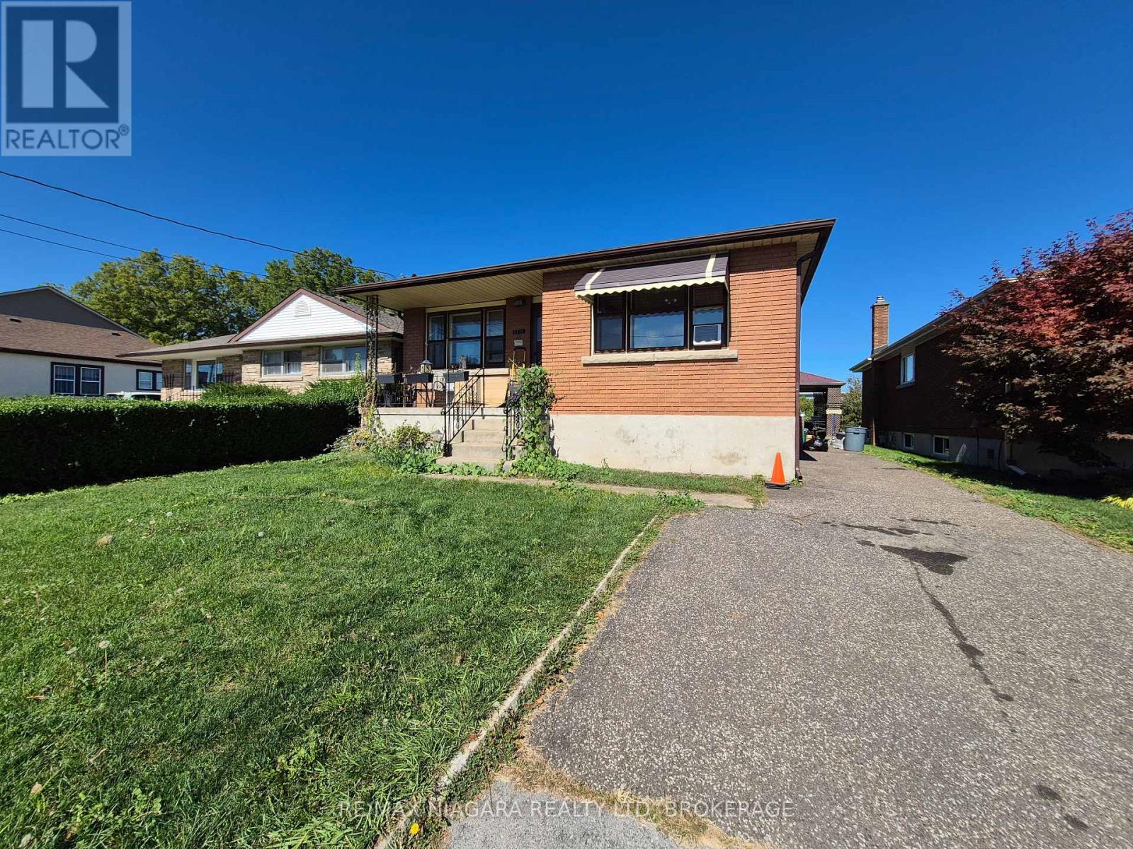 5711 Kitchener St, Niagara Falls, ON L2G 1B9