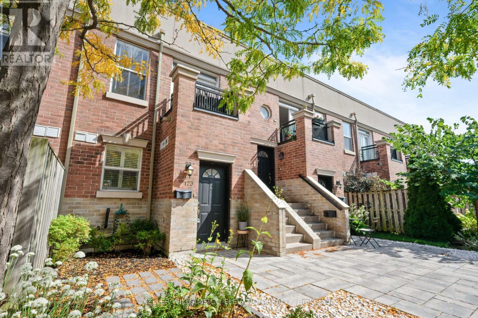 123 51 Halton St, Toronto, ON M6J 1R5