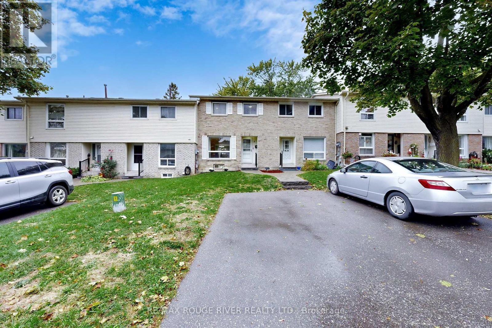 5 611 Galahad Dr, Oshawa, ON L1K 1M1
