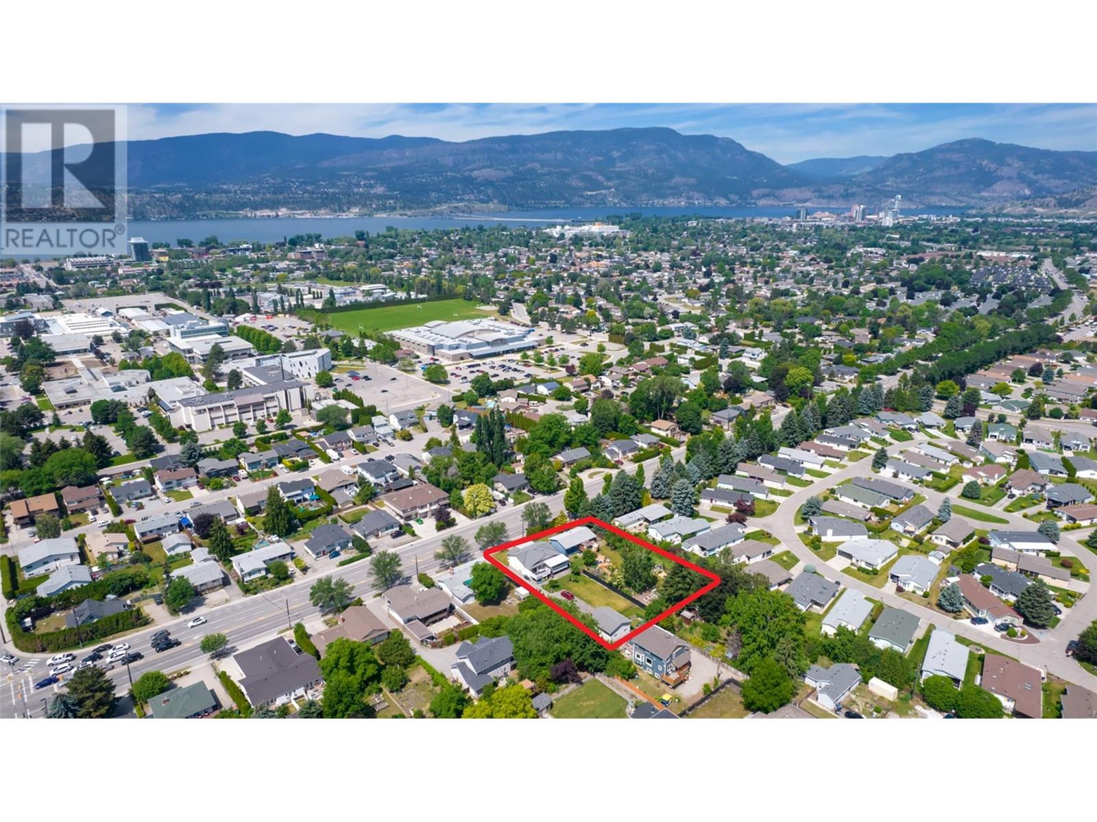 3009 Gordon Dr, Kelowna, BC V1W 3R1