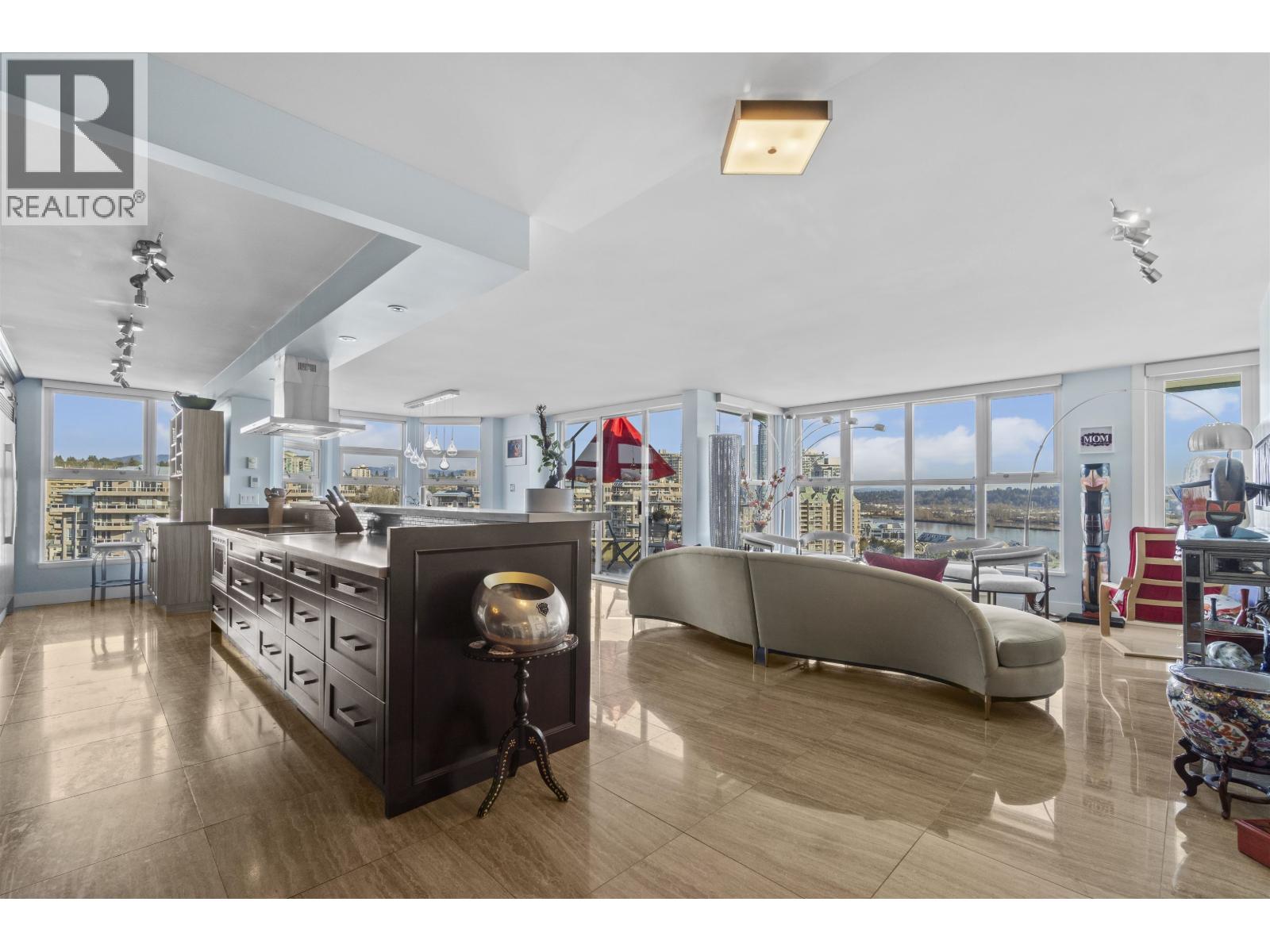 1250 Quayside Drive Unit 1901, New Westminster, BC V3M 6E2