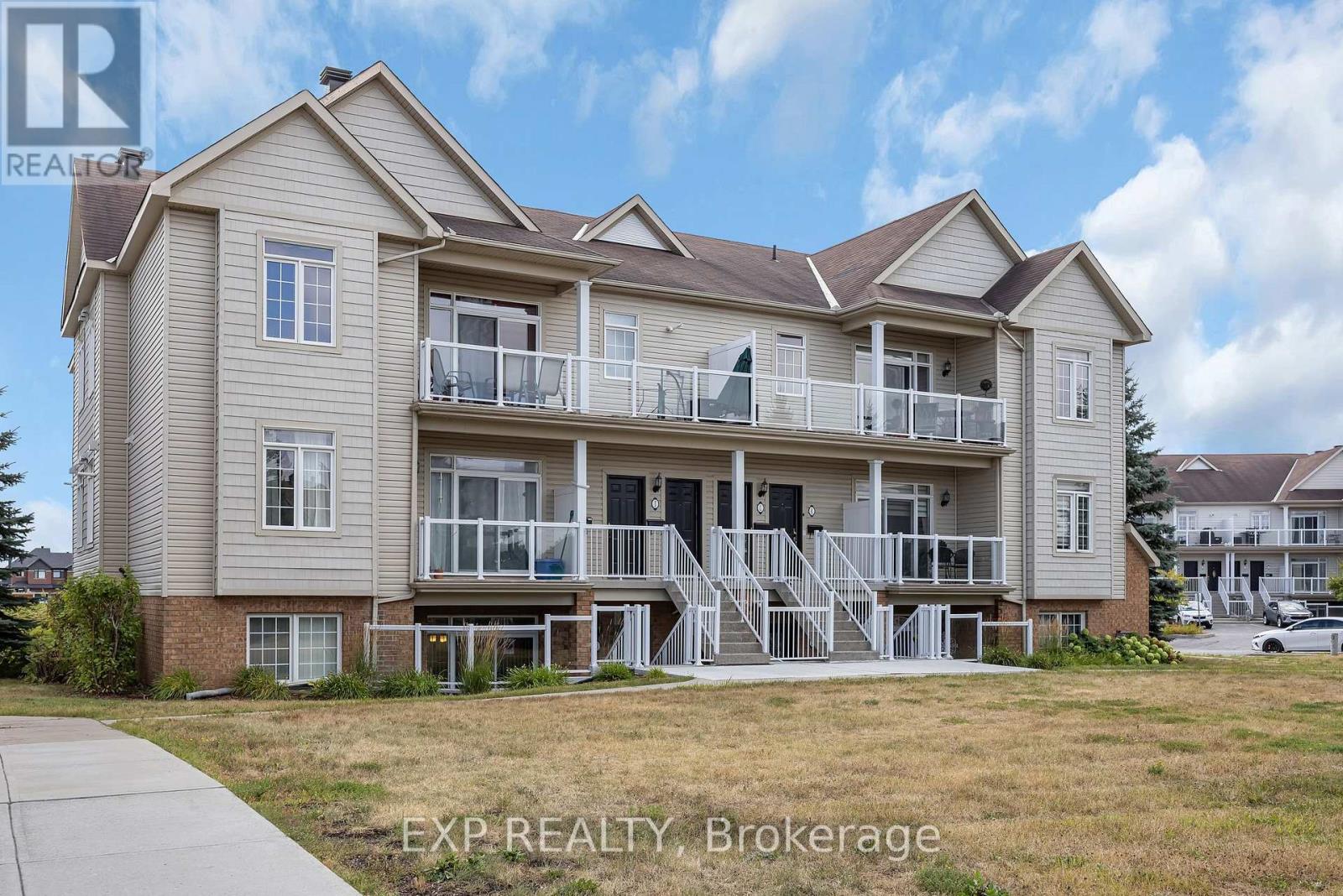 107 Artesa Private #l, Ottawa, ON K2S 0J8