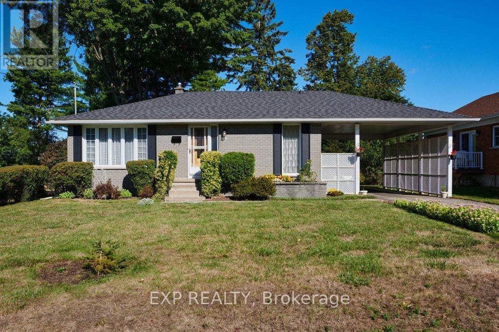 26 Duke St, Brockville, ON K6V 3J1