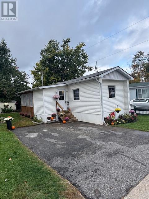 4126 Elaine St, Severn, ON L3V 0V1