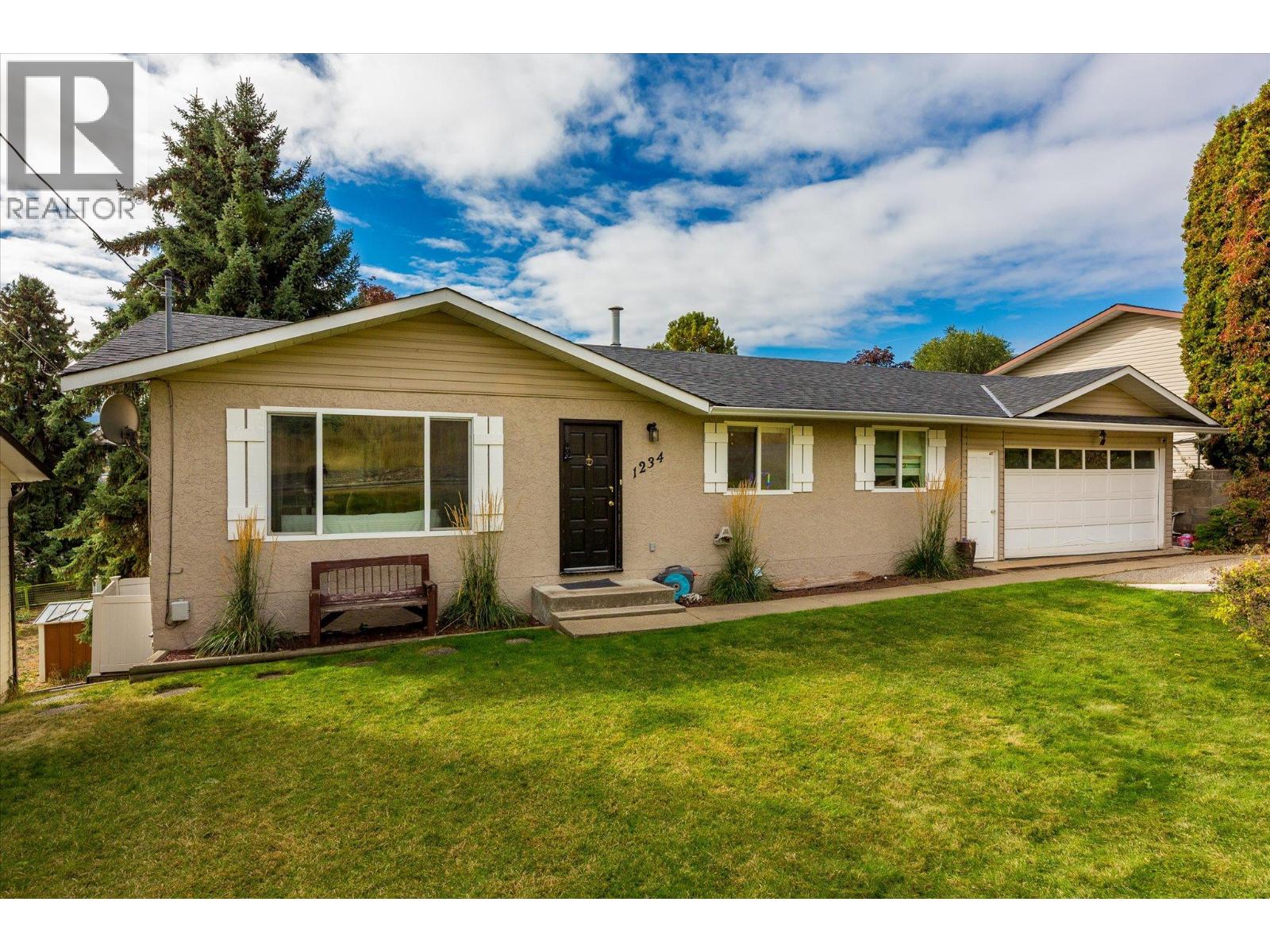1234 Oswell Dr, Kelowna, BC V1P 1L6
