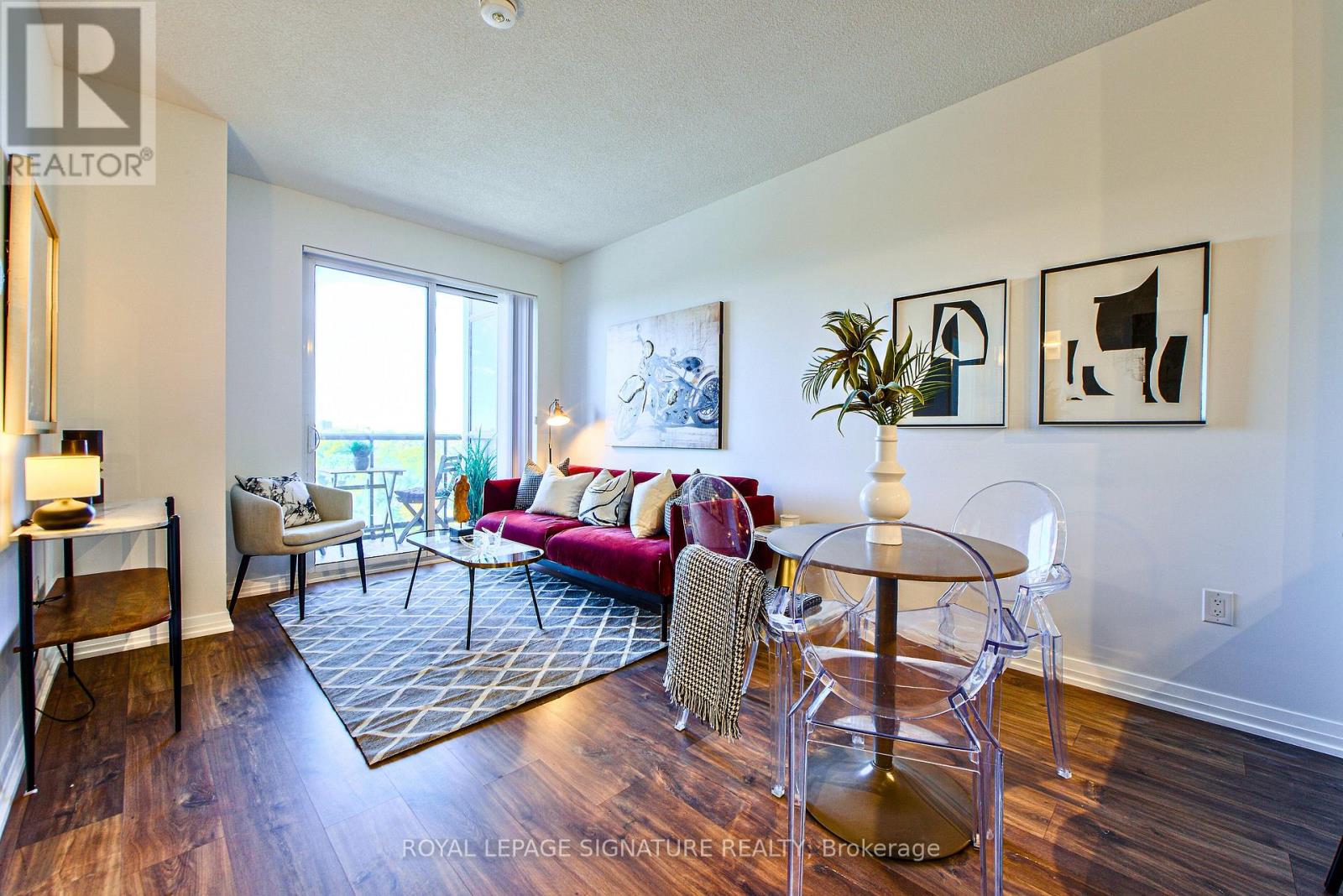 714 50 Thomas Riley Rd, Toronto, ON M9B 0C3