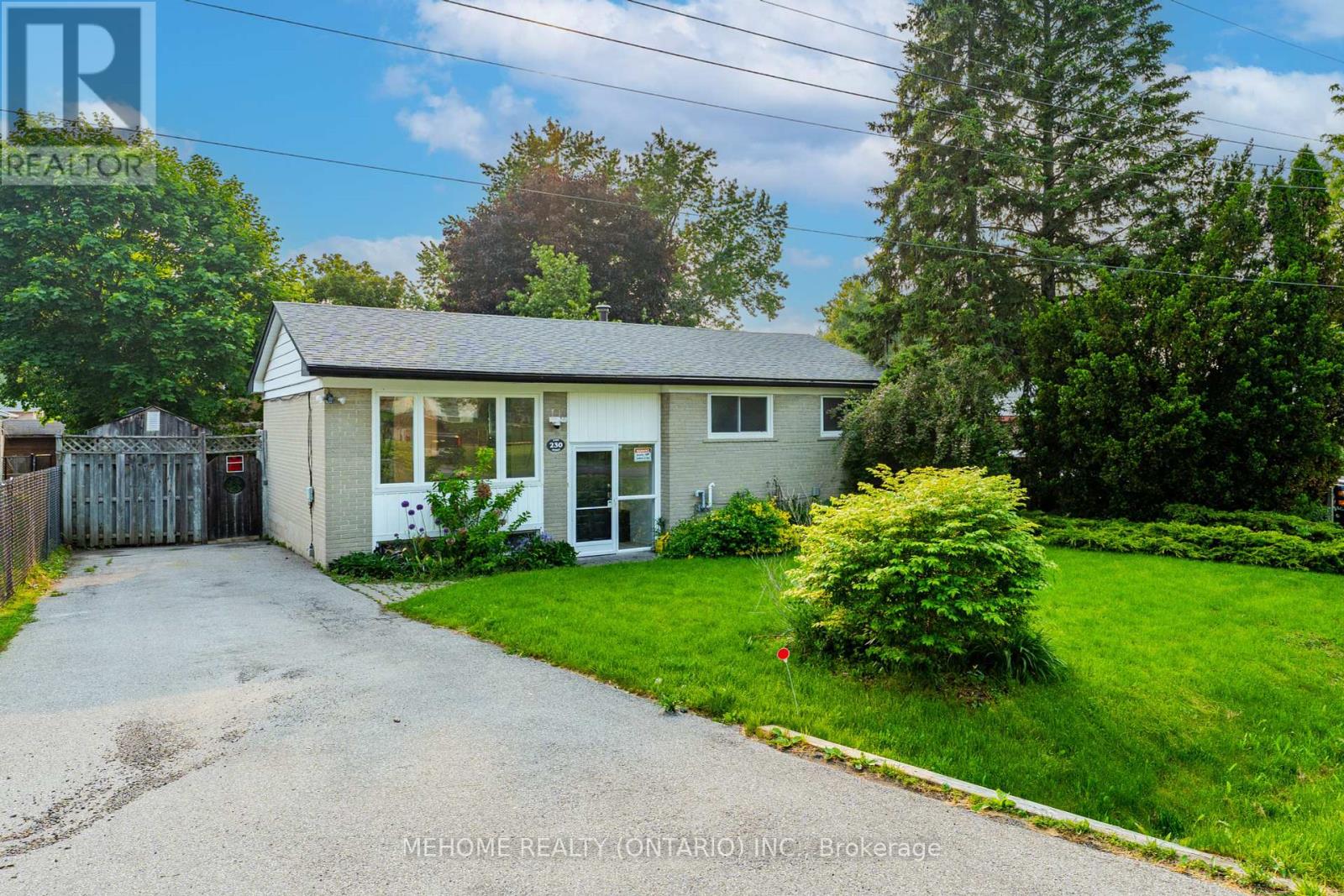 230 East St, East Gwillimbury, ON L9N 1K8