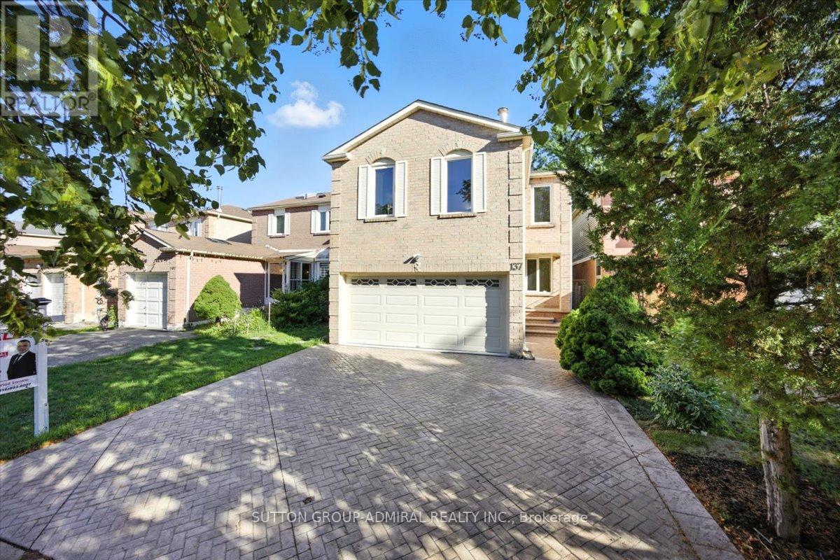 137 Chelwood Dr, Vaughan Brownridge, ON L4J 7C6