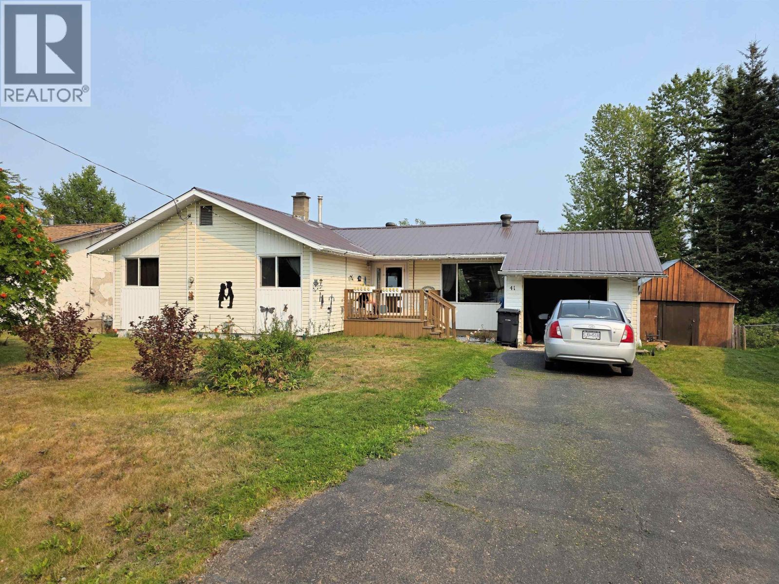 41 Fulton St, Granisle, BC V0J 1W0