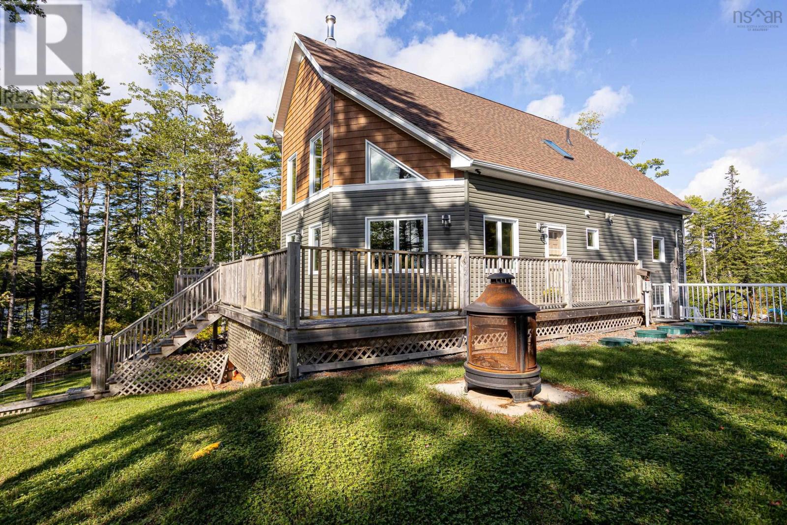 33 Eastern Point Ln, East Uniacke, NS B0N 1Z0